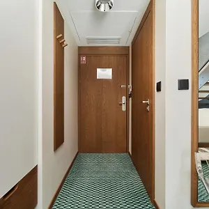 Gwarna City Center By Renters Apartahotel